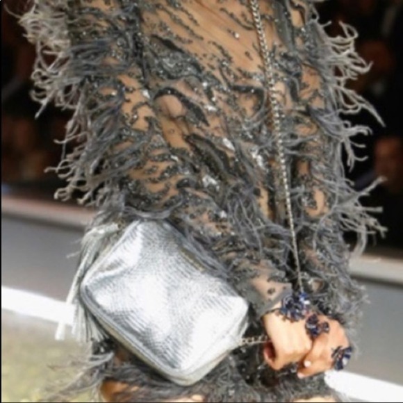 Victoria's Secret Silver Metallic Crossbody Bag Chain Fringe Tassel New - Picture 4 of 5